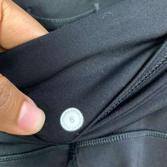 Lululemon ‎ 6 Cropped Leggings Stretch Running Pockets Black - Picture 5 of 11
